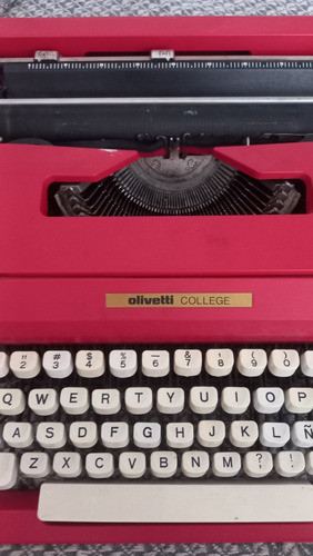 Máquina De Escribir Olivetti College 0