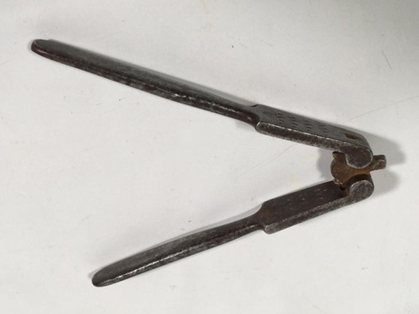 Rompe Nueces Antiguo De Metal Mide 13 Cm-c11 0