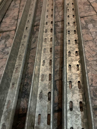 Bandeja Portacable Perforada 5cmx6cm 0