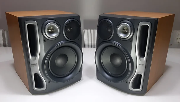 Aiwa SX-N999MK2 Vintage Bookshelf Speakers | 150W | 6 Ohms | Bass