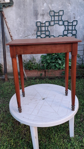 Mesita Auxiliar Antigua 0