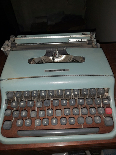 Maquina De Escribir Olivetti Anda Con Funda Original Dura 0