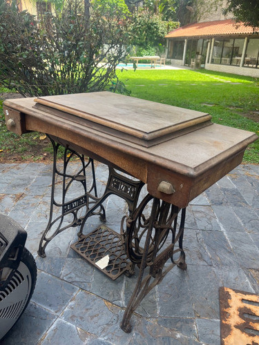Maquina De Coser Gritzner Antigua 0
