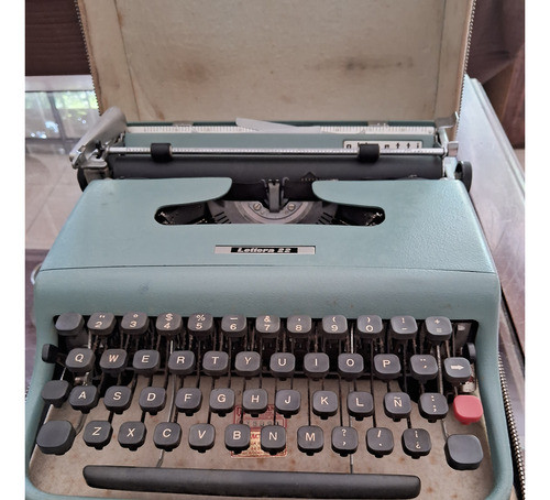 Maquina De Escribir Olivetti Lettera 22 0