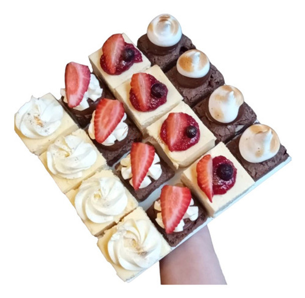 Petit Fours - Mesa Dulce Catering 0