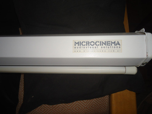 Pantalla Para Proyector Microcinema Retractil 72 Pulgadas 0
