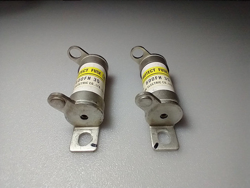 X2 Fusibles Cerámicos 35a 600v Con Terminal Andando Usados 0