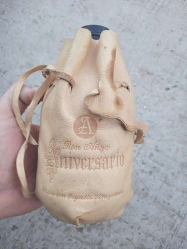Botella Vacía De Ron-añejo-aniversario Con Estuche De Cuero 0
