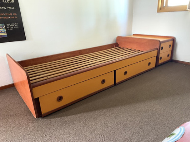 Juego De Cama Y Mesa De Luz Juvenil 0