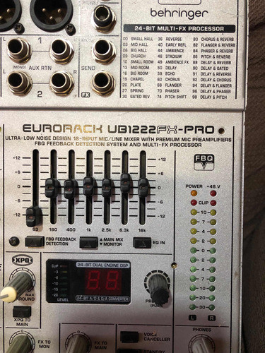Consola Behringer Ub1222fx-pro 0