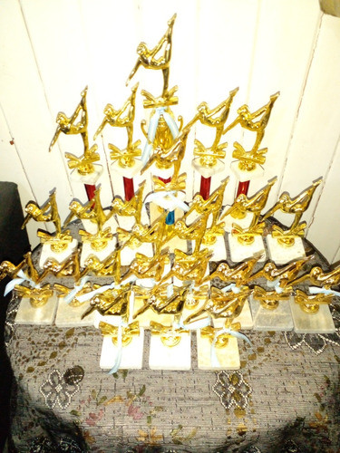 Ser 25 Piesas Trofeos De Baile  Danza 0