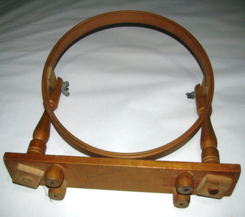 Bastidor Antiguo Para Bordar A Mano Con Base 0