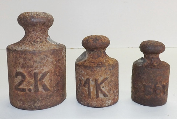 Lote 3 Antigos Pesos De Balança Em Ferro - 2k, 1k E 500g -04 0 Lote 3 Antigos Pesos De Balança Em Ferro - 2k, 1k E 500g -04 0