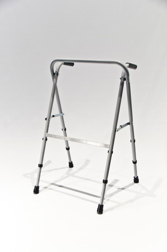 Andador De Hierro Regulable En Altura Plegable Tipo Tijera 0
