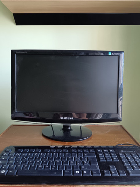 Monitor Samsung Lcd 19' Con Teclado De Regalo 0