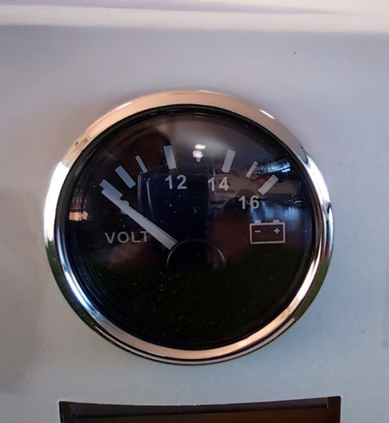 Voltímetro Negro  Marca Sunfine Marine 0