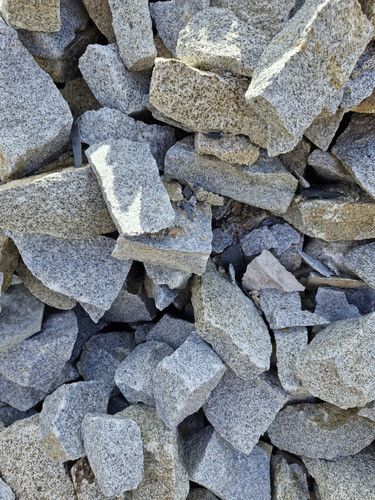 Escalla En Granito Gris Para Gaviones 0