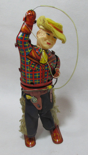 JOUET RICO ESPAGNE RODEO CAR AVEC COW BOY MECANIQUE VERS 1950 – Arts