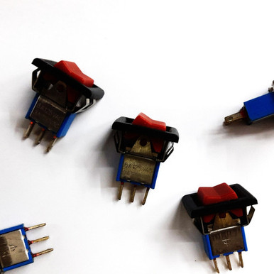 High Tec Electronica Simple Inversor Switch On/On/Off RLS202F7 X3U