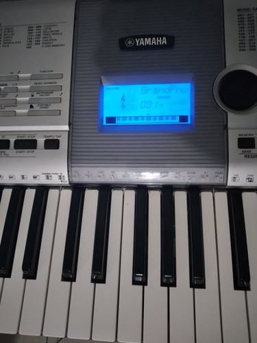 Yamaha PSR E403 Keyboard with Double X Stand