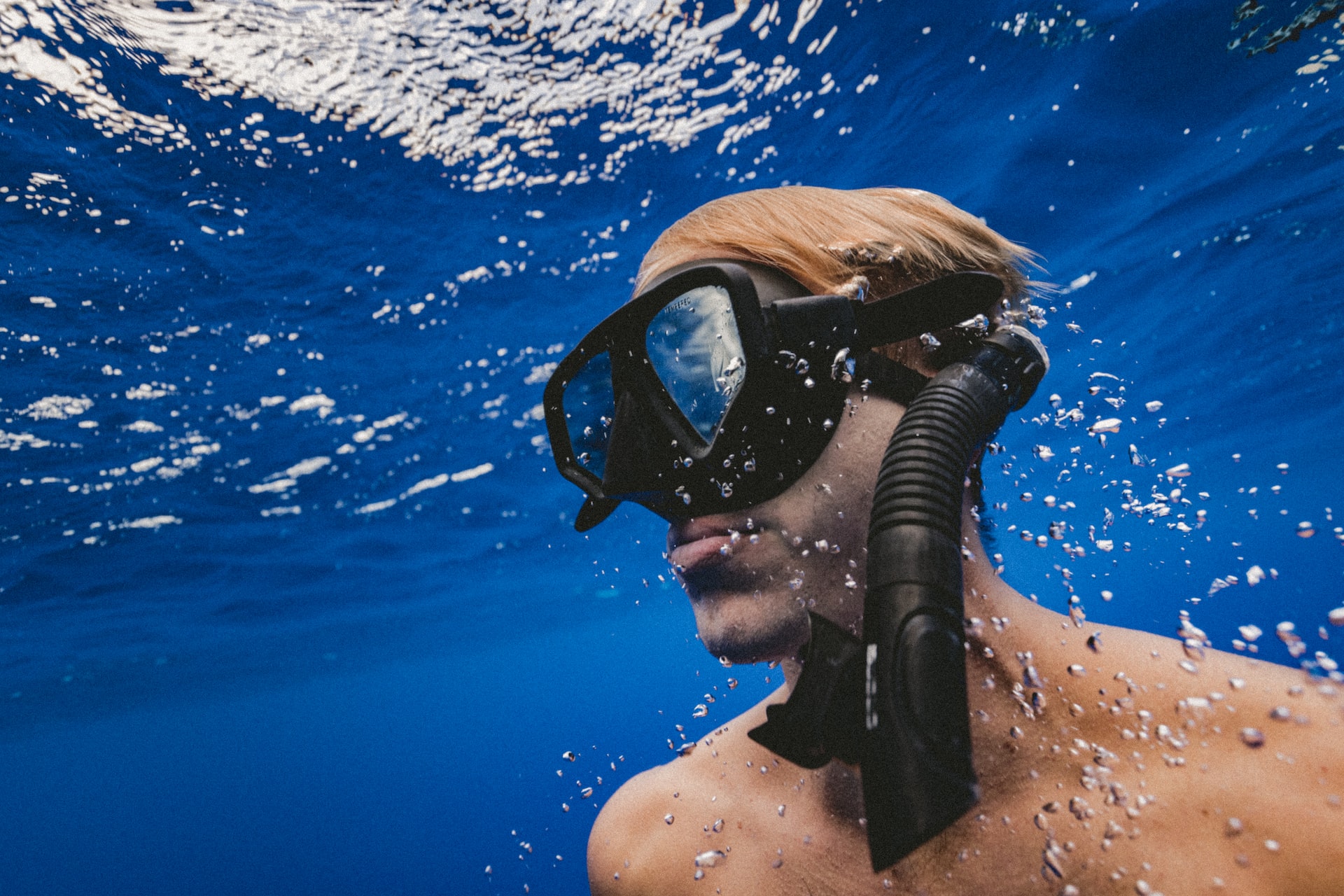 What Type of Snorkel Should You Use, Full Face or Traditional
