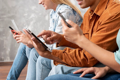 Blue Light-Filtering Contact Lenses: Are They Worth It? Blue Light-Filtering Contact Lenses: Are They Worth It?