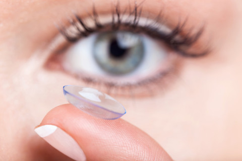 The Beginner’s Guide to Wearing Contacts