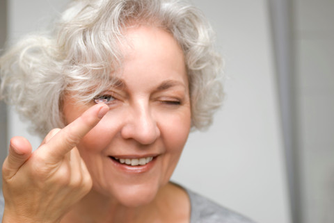 Contact Lenses and Aging: Navigating Vision Changes and Eye Health