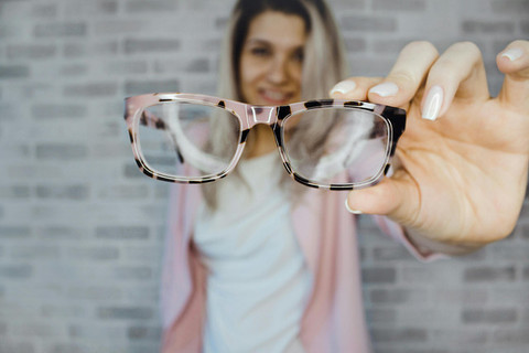 Plastic Vs. Polycarbonate Lenses: Which Is Right For You?