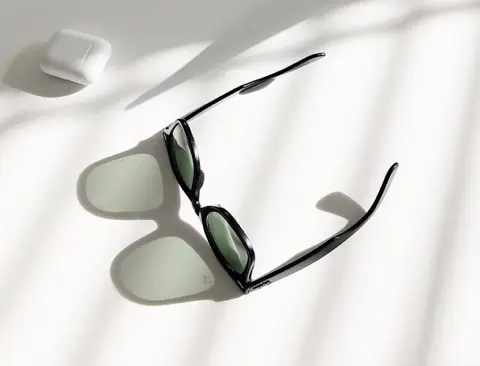 Eyeglasses