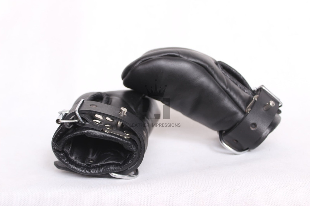 leather bondage mittens, leather bondage mitts, leather mittens bdsm, leather bdsm mitts, leather mittens bondage