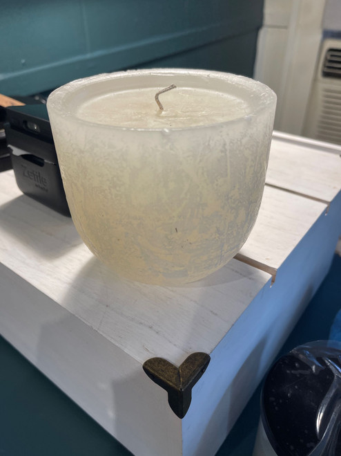 SELF-CONTAINED CANDLE SELF-CONTAINED CANDLE