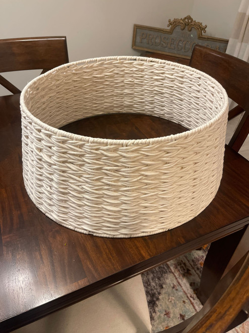 WHITE WOVEN TREE COLLAR