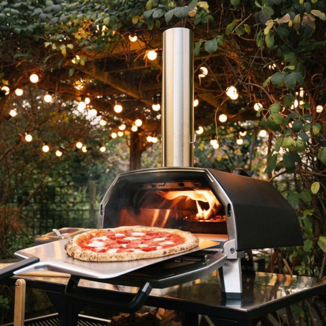 Ooni Karu 16 Outdoor Pizza Oven Black - Bar-B-Que.com