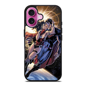 SUPERMAN KISSING WONDER WOMAN iPhone 16 Plus Case SUPERMAN KISSING WONDER WOMAN iPhone 16 Plus Case