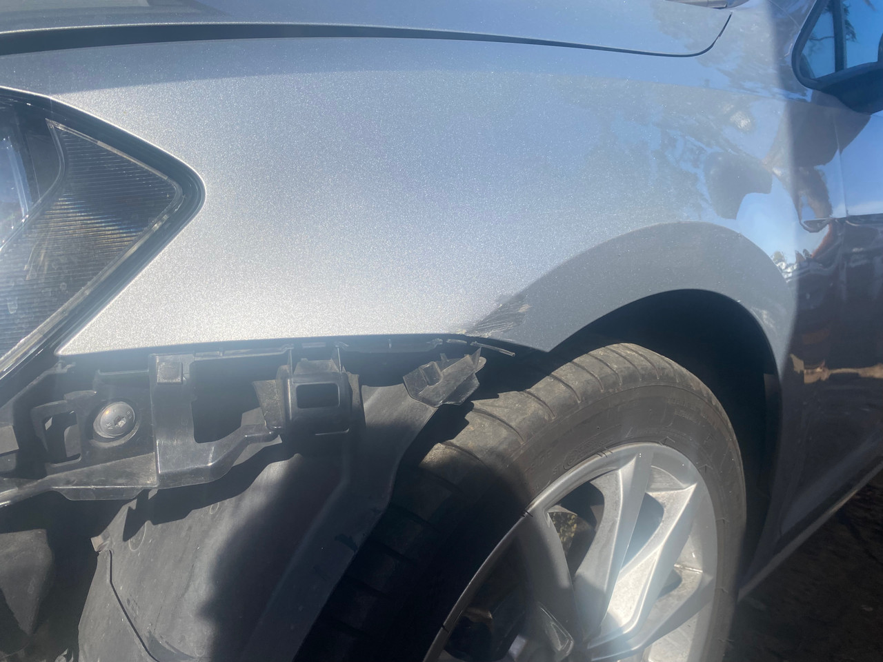 VW GOLF MK7 HATCH USED LHF GUARD IN SILVER A7W PAINT CODE Parts 4