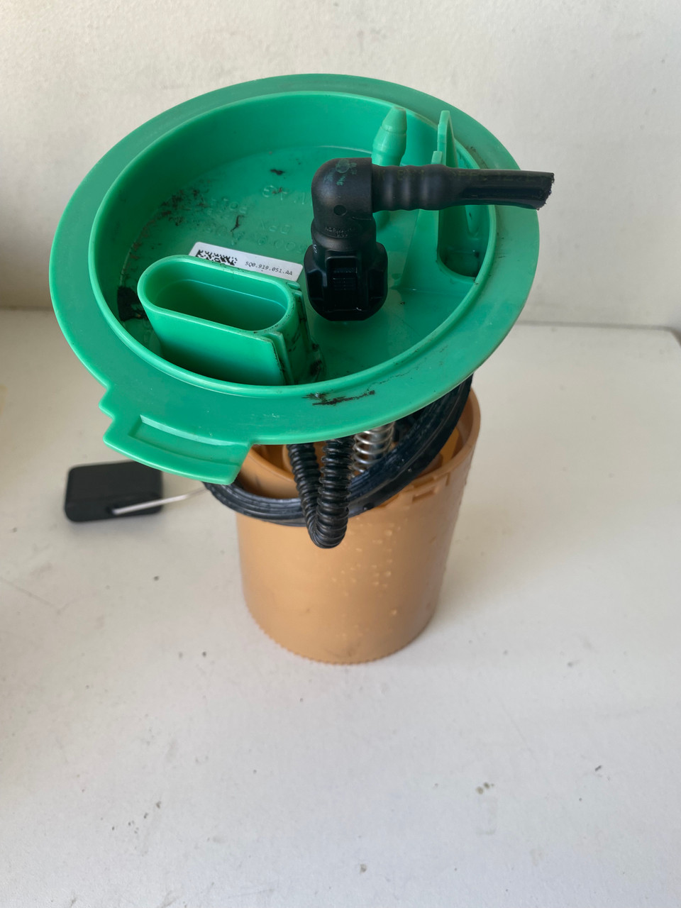 VW GOLF MK7 PETROL USED FUEL PUMP 5Q0 919 051 AA Parts 4 European Cars