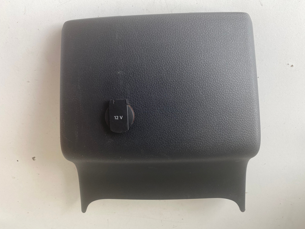 VW AMAROK V6 USED CENTRE CONSOLE REAR COVER 2H6 863 680 A - Parts 4 ...