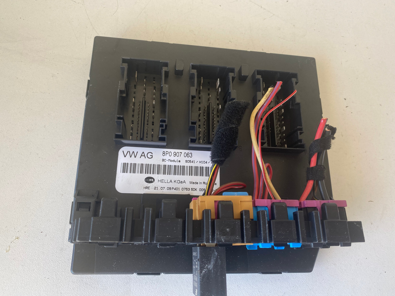 AUDI A3 8P USED BODY CONTROL MODULE 8P0 907 063 - Parts 4 European Cars