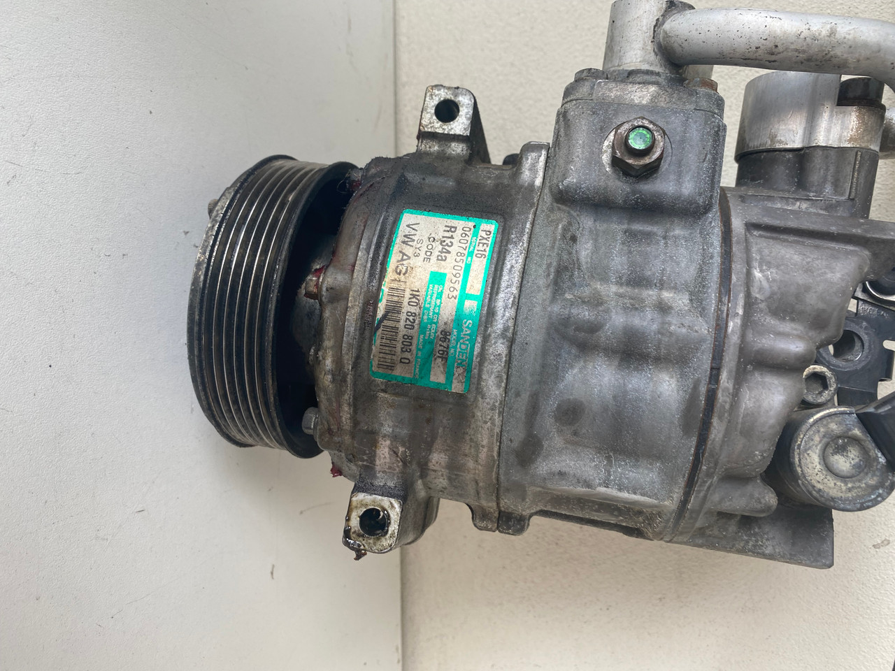 VW GOLF MK5 TDI USED AC COMPRESSOR 1K0 820 803 Q - Parts 4 European Cars