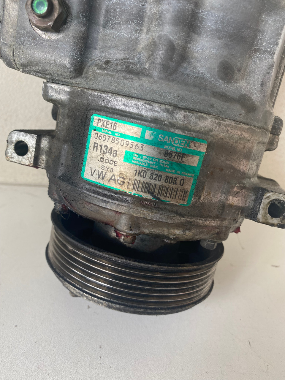 VW GOLF MK5 TDI USED AC COMPRESSOR 1K0 820 803 Q - Parts 4 European Cars