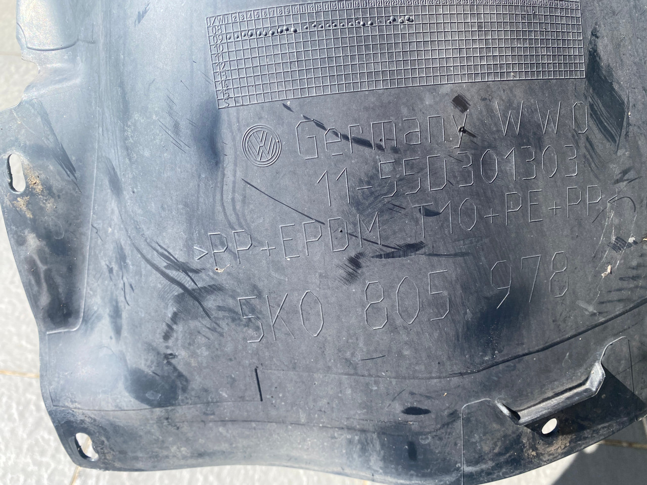 VW GOLF MK6 USED RHF UPPER GUARD LINER 5K0 805 978 - Parts 4 European Cars