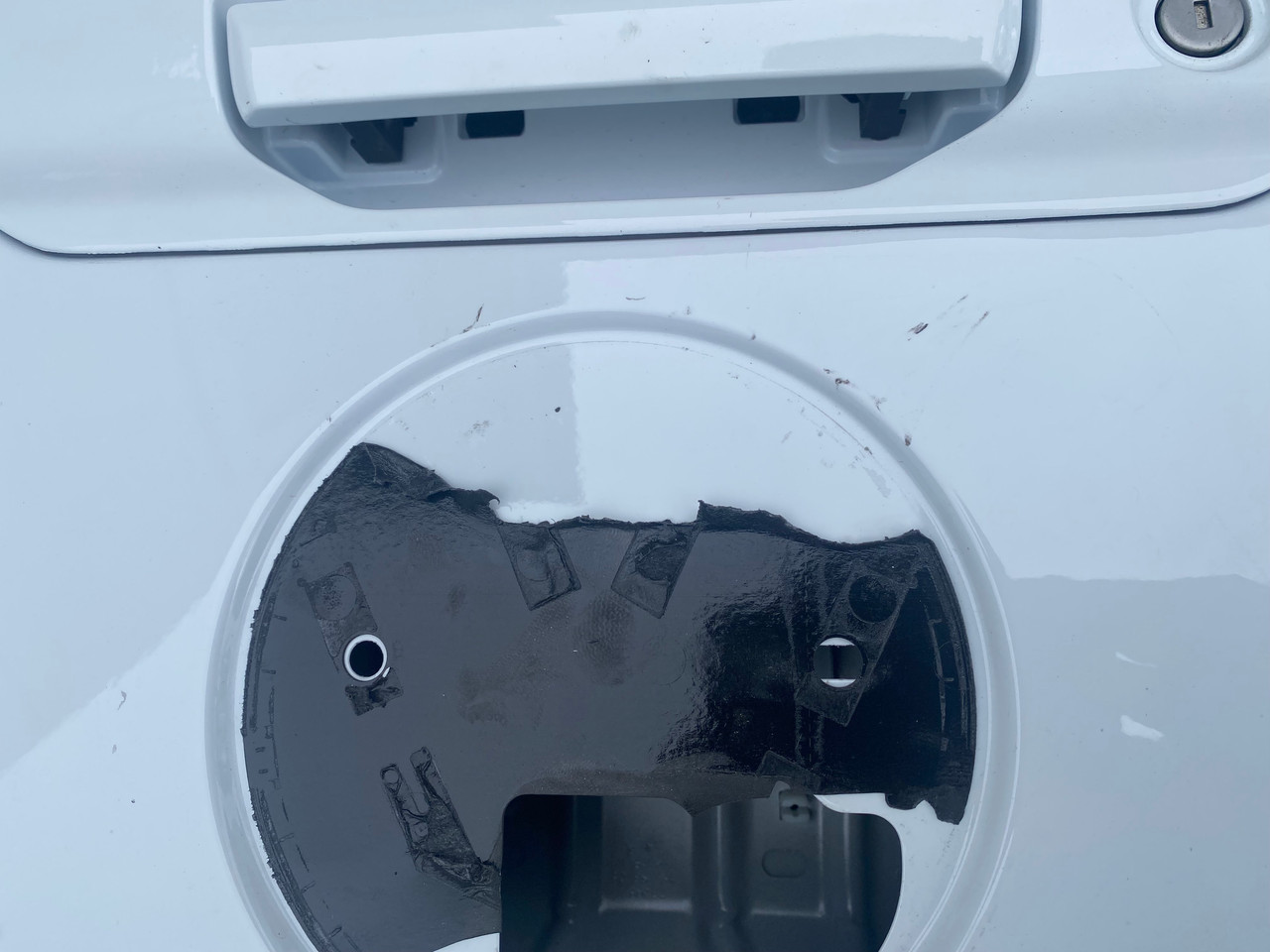 VW AMAROK 2024 USED TAILGATE SHELL IN WHITE 2E / 9F0 PAINT CODE 2HJ829104C