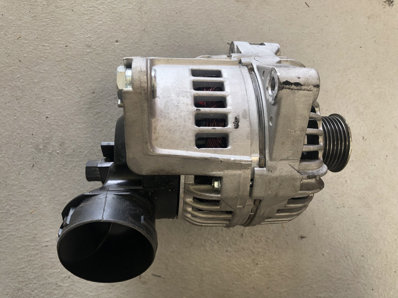 BMW E46 6 CYLINDER M54 USED ALTERNATOR AS NEW CONDITION Parts 4