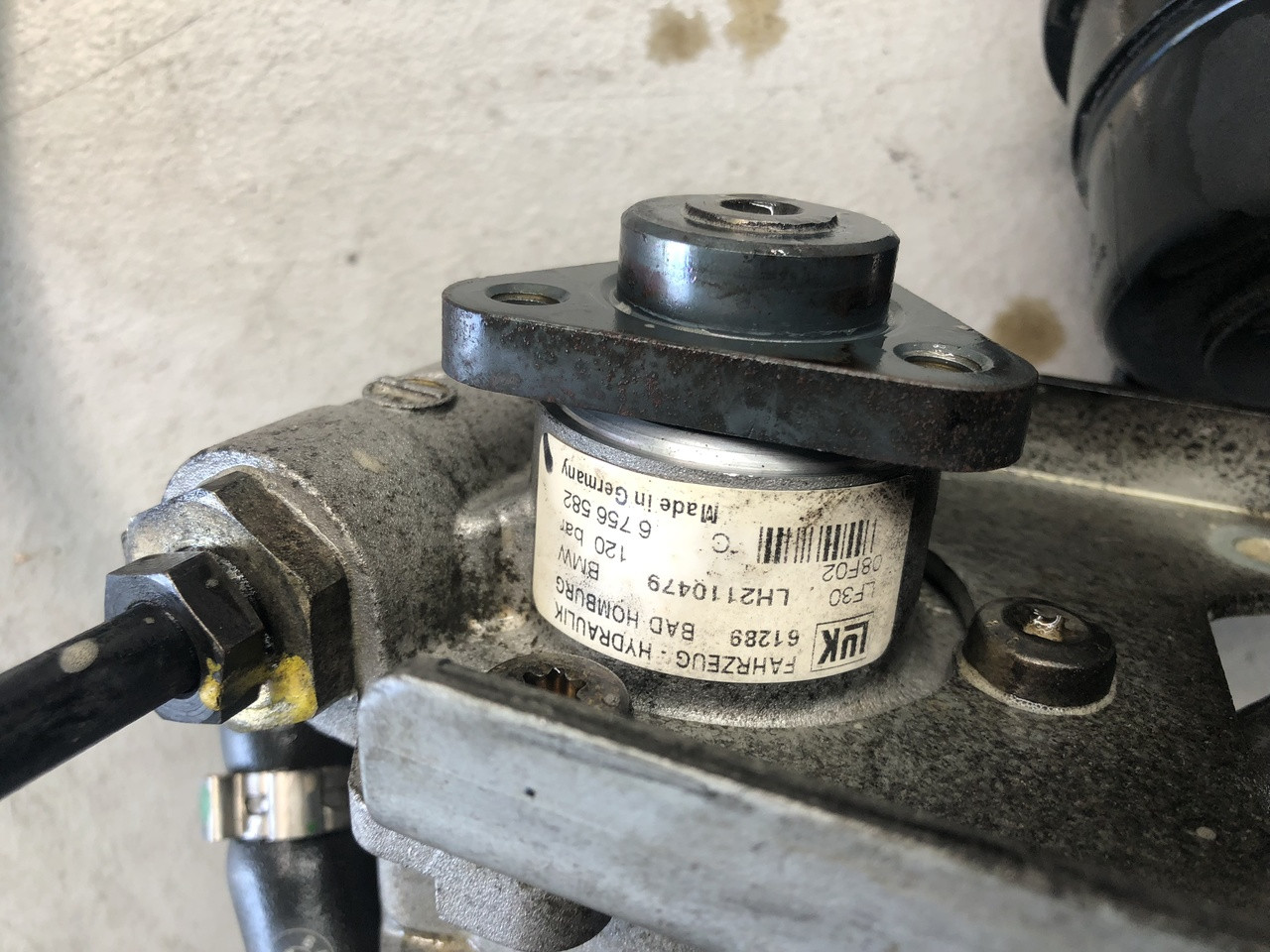 BMW E46 6 CYLINDER LF30 POWER STEERING PUMP WITH HOSES Parts 4