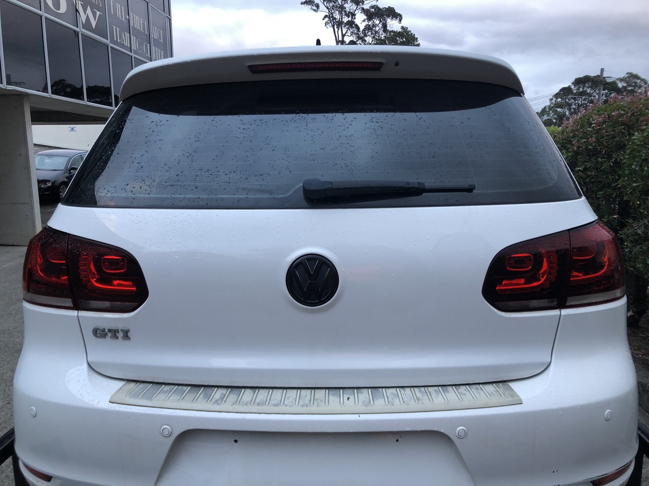 VW GOLF MK6 GTI USED WHITE TAILGATE B9A PAINT CODE Parts 4 European Cars