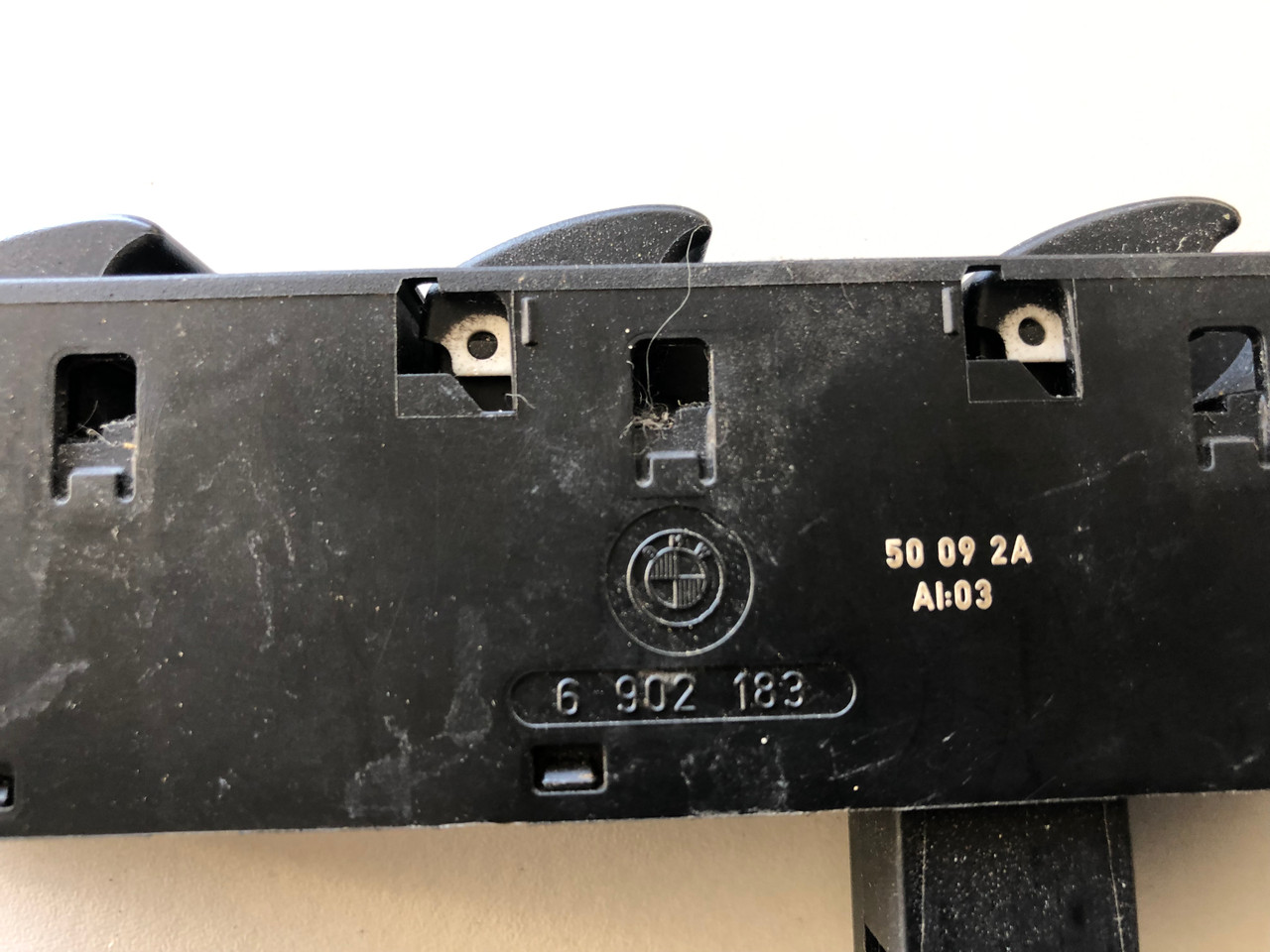 BMW E46 CONVERTIBLE 20002006 USED RHF WINDOW SWITCH PACK 6 902 183