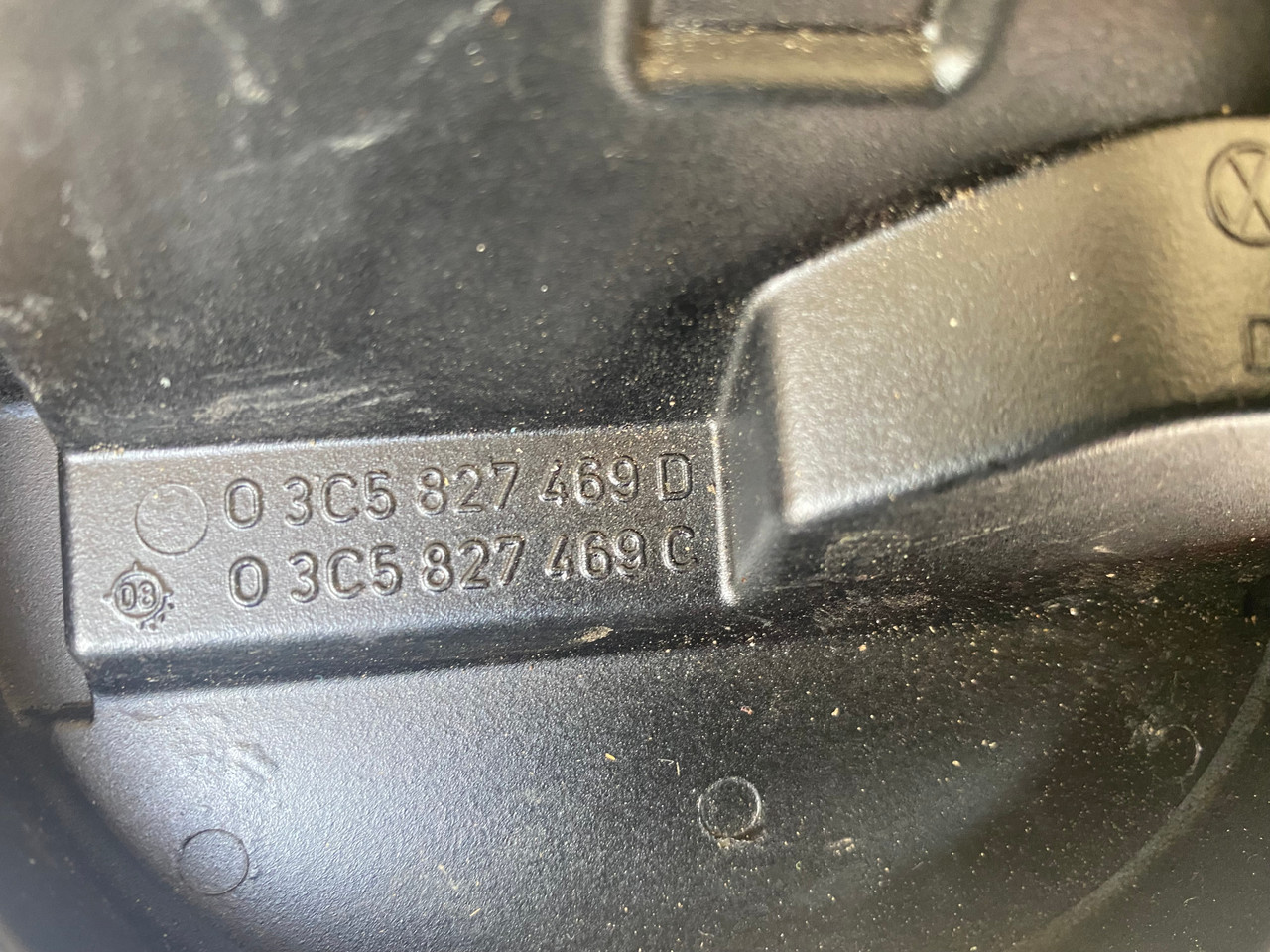 VW GOLF MK5 20052008 USED TAILGATE OPENING MECHANISM BADGE 3C5 827 469