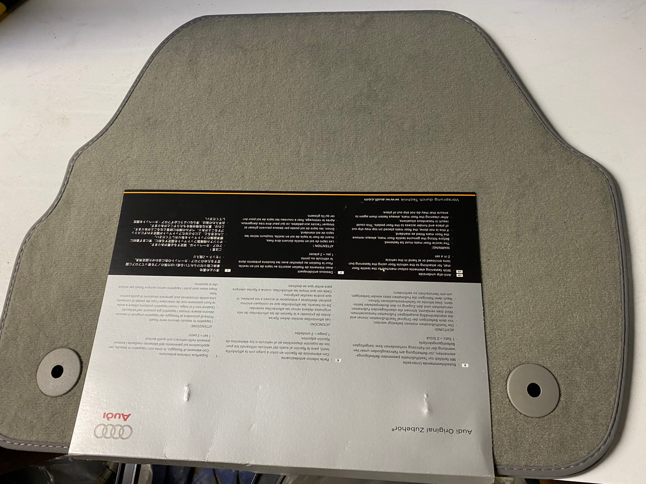 AUDI A6 4B NEW GENUINE REAR FLOOR MATS 4B0 061 226 EE Parts 4