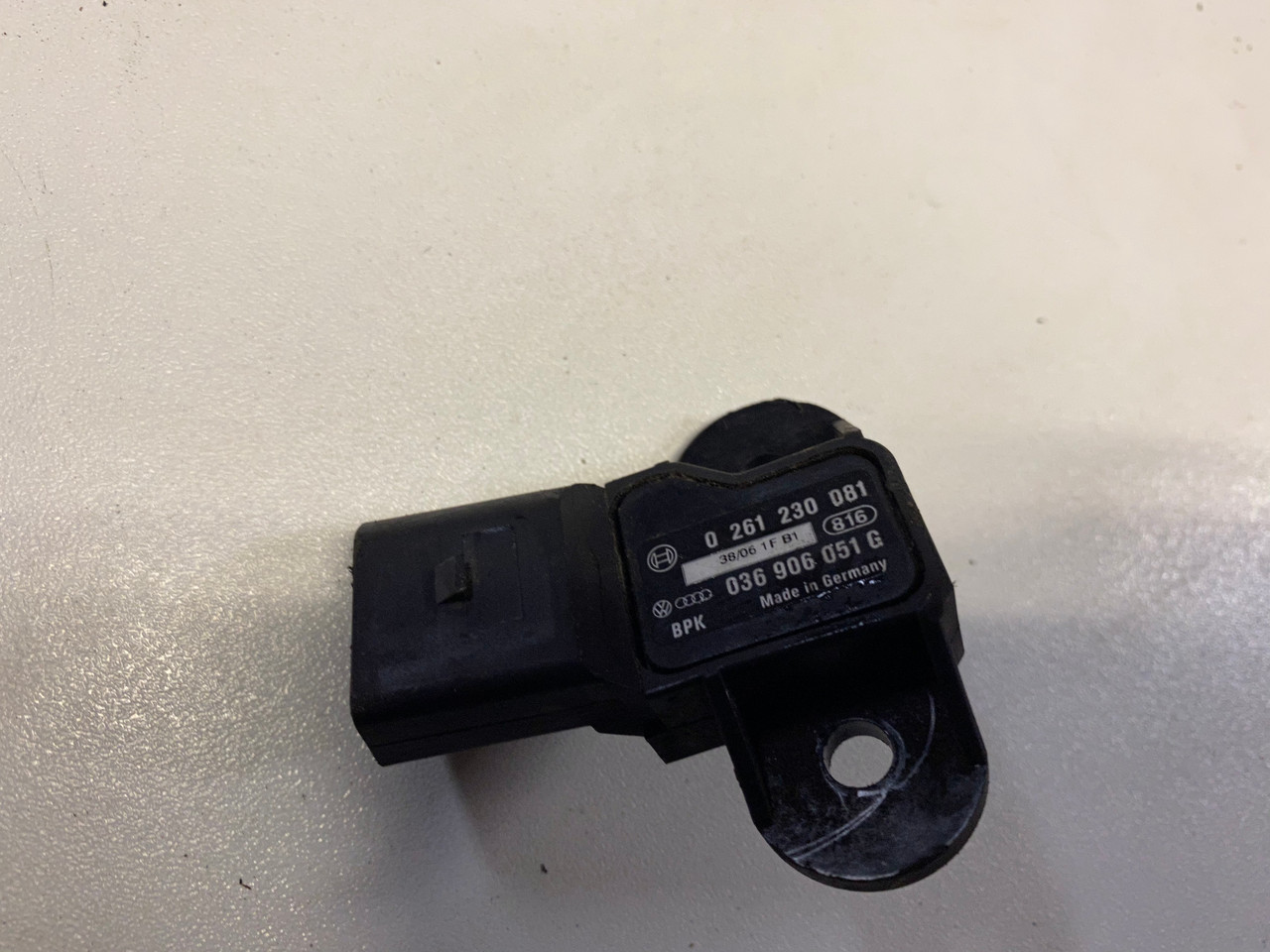 VW GOLF MK5 2L FSI USED BOOSTER PRESSURE SENSOR 0 261 230 081 Parts 4